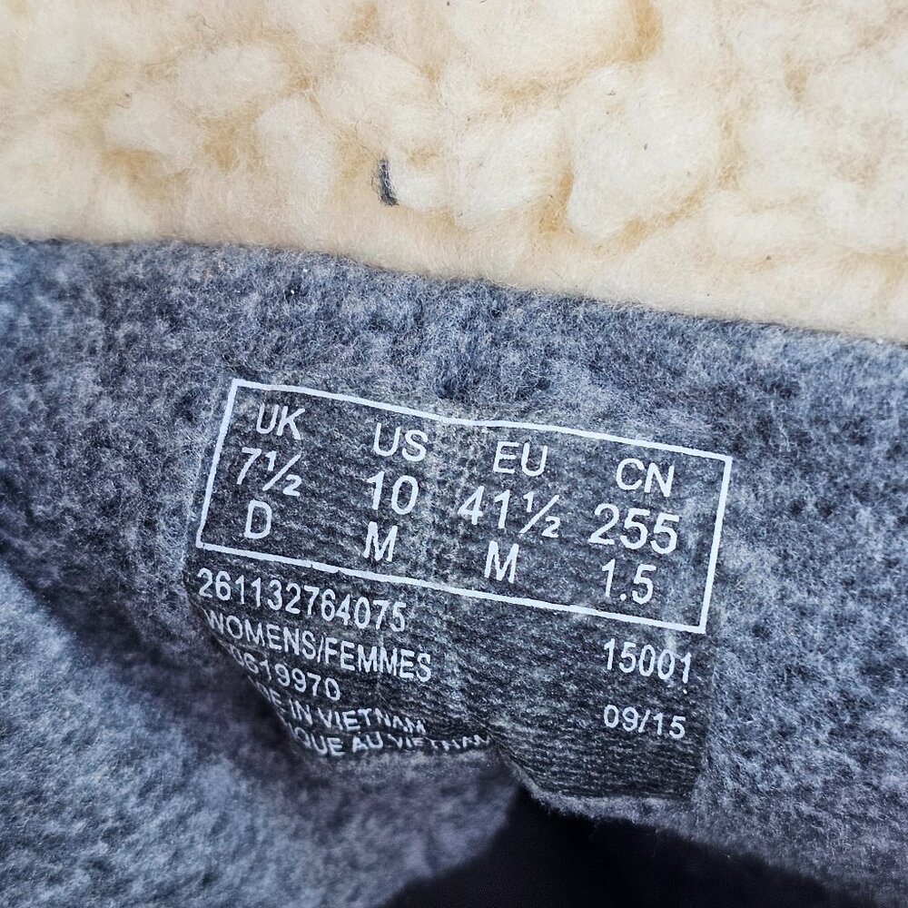 Clarks Muckers Vale Boots Suede Leather Fleece Size 10 - Picture 9 of 10